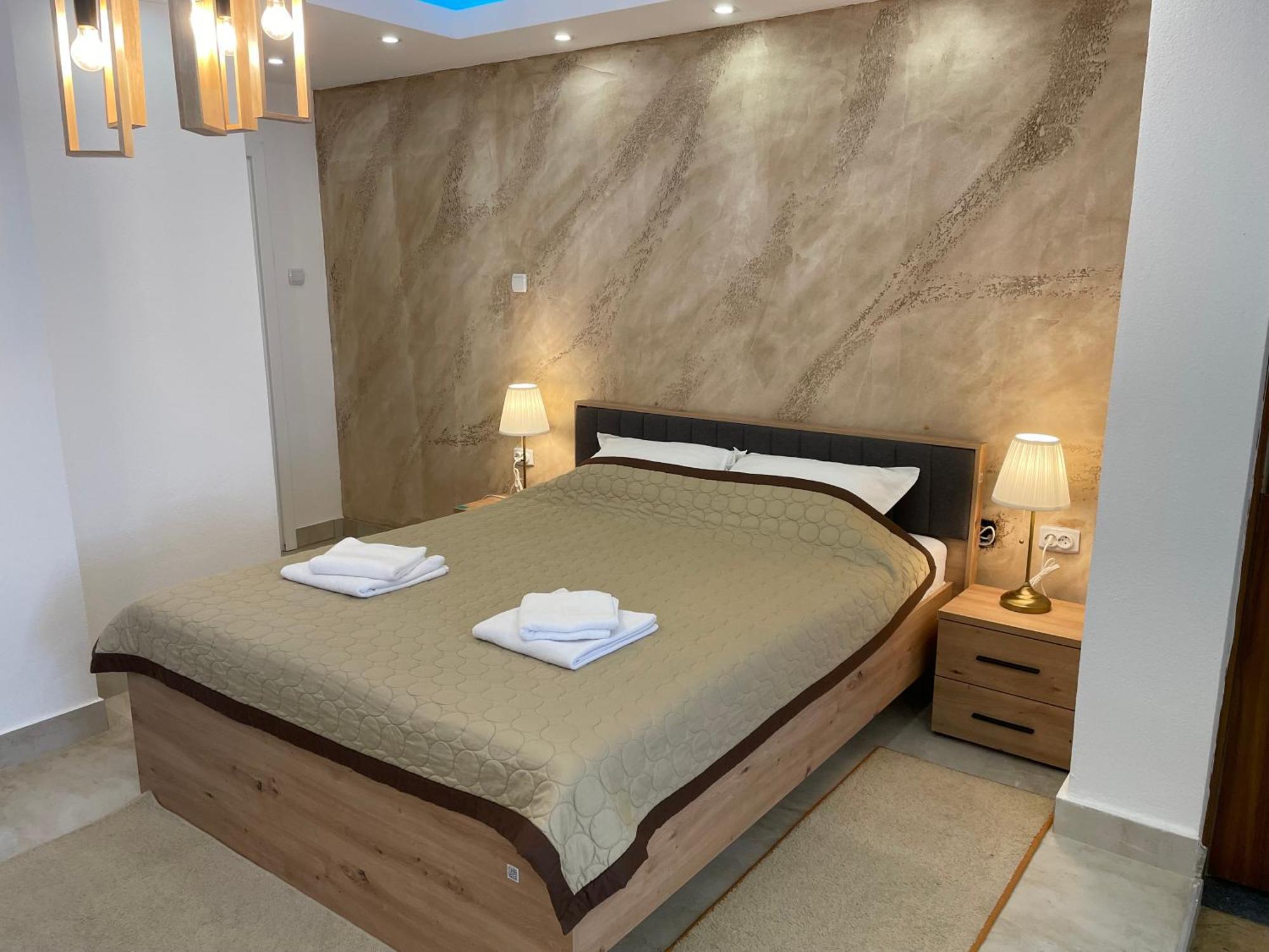וראנג'ה Bora Apartmani - Free Parking - City Center מראה חיצוני תמונה