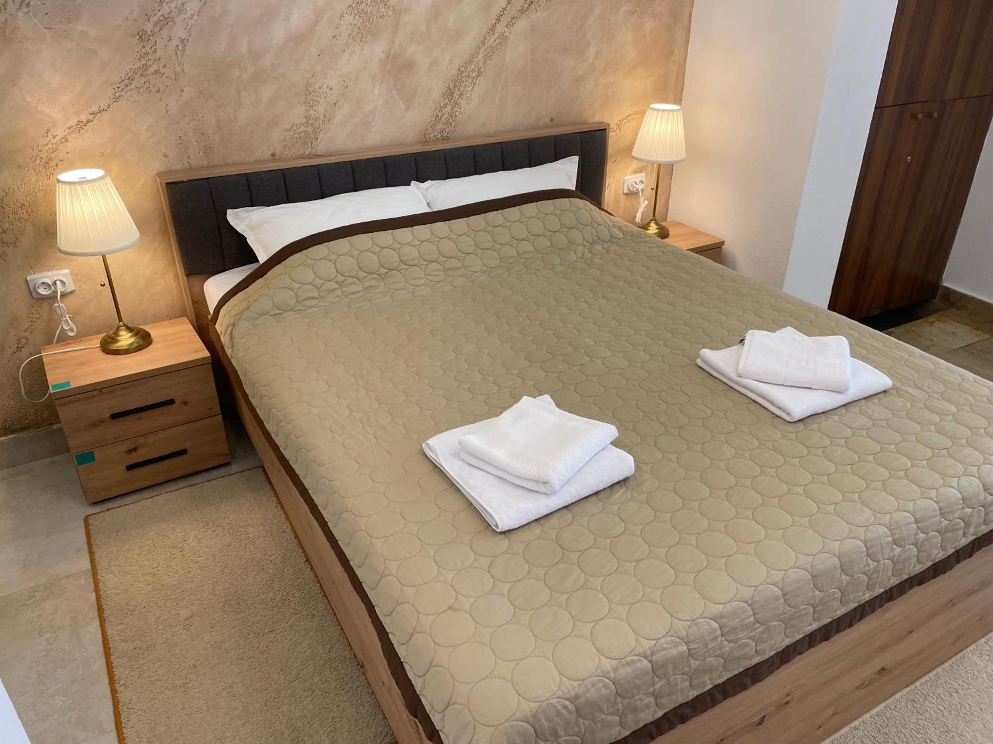 וראנג'ה Bora Apartmani - Free Parking - City Center מראה חיצוני תמונה