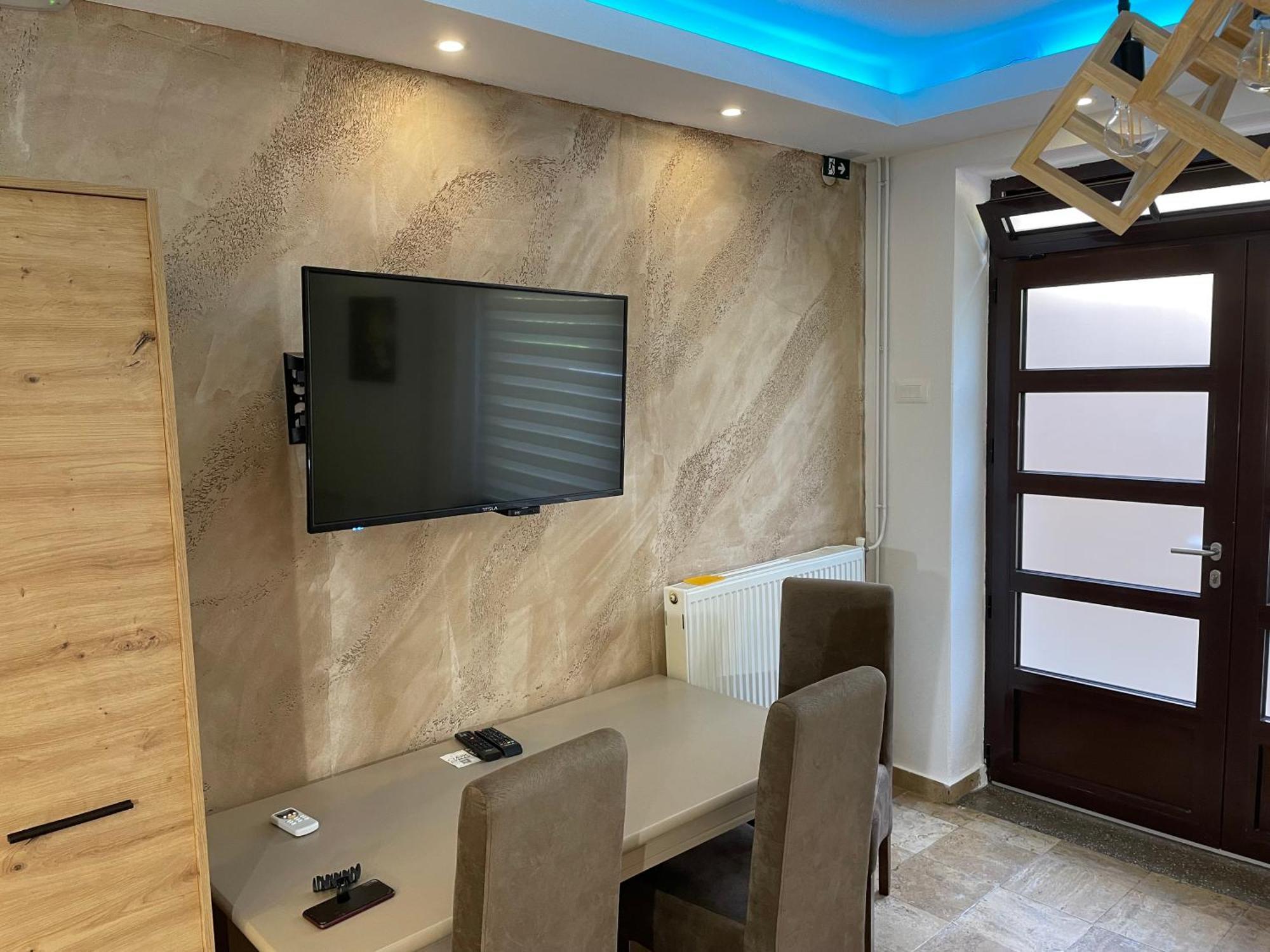 וראנג'ה Bora Apartmani - Free Parking - City Center מראה חיצוני תמונה